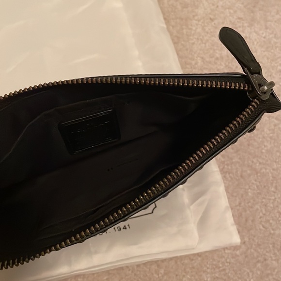 Authentic Coach brand new bag, has never been used. - Picture 3 of 4